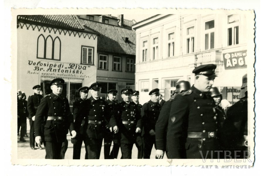 фотография, пожарные, Латвия, 20-30е годы 20-го века, 13x8,2 см