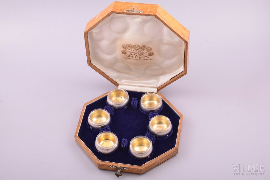 set of 6 saltcellars, silver, 84 standart, gilding, glass, 1880-1899, total weight of items 238.25g, by Gutav Klingert, Moscow, Russia, Ø 4.1 cm, h 2.5 cm, in original wooden box (17.5 x 18 x 5.1 cm)