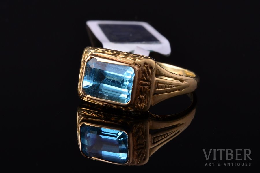 a ring, gold, 585 standard, 3.19 g., the size of the ring 16.75, topaz, the 20-30ties of 20th cent., Latvia