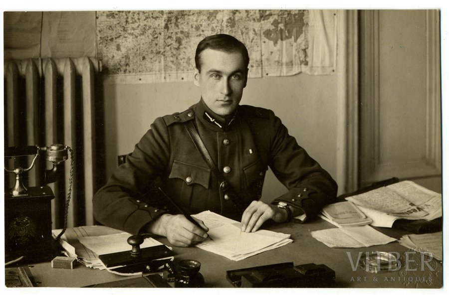 фотография, Латвийская армия, работник канцелярии, Латвия, 20-30е годы 20-го века, 13,6x8,6 см