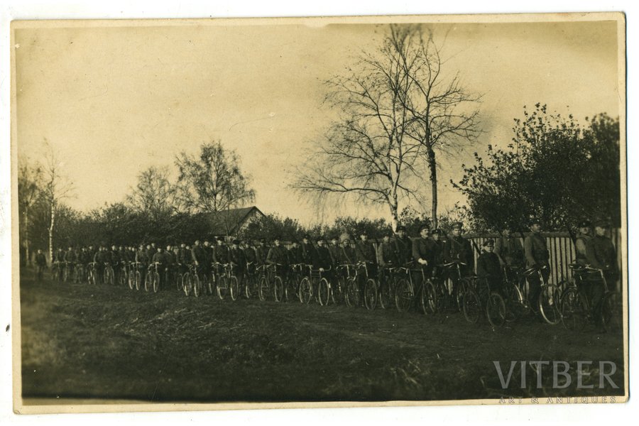 фотография, Латвийская армия, период Борьбы за независимость, отряд велосипедистов, Латвия, 20-30е годы 20-го века, 13,6x8,6 см