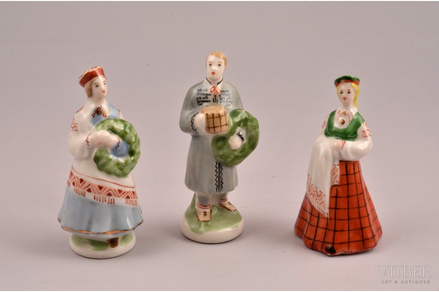 figurine, Trio in folk costumes, porcelain, Riga (Latvia), USSR, Riga porcelain factory, molder - Aina Mellupe, the 50ies of 20th cent., 6, 6.5 cm