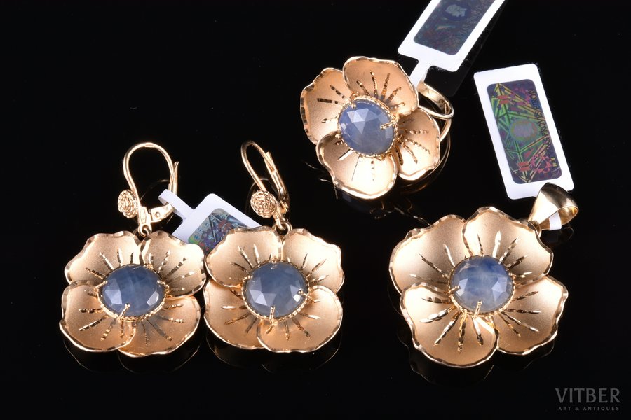 a set of ring, earrings and pendant, "Flowers", gold, 585, 14 К standart, the size of the ring 17.75, sapphire, ~14.0 ct, total weight 20.02 g: earrings 9.21 g, ring 5.54 g, pendant 5.27 g, pendant size 4.1 x 3.1 cm, earrings 4.1 x 2.4 cm, with certificate of Assay Office of Latvia