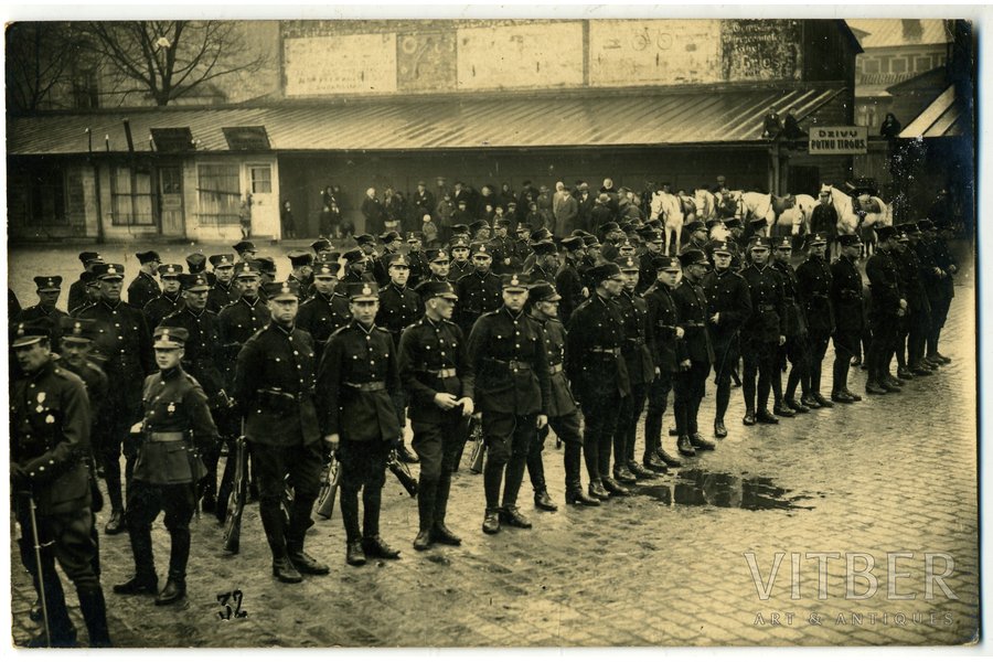 фотография, Лиепая, парад, Латвия, 20-30е годы 20-го века, 14x9 см