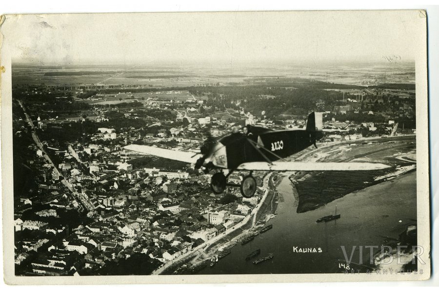 fotogrāfija, kara lidmašīna virs Kauņas, Lietuva, 20. gs. 20-30tie g., 13,8x8,8 cm