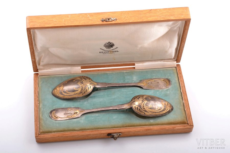 pair of spoons, silver, 84 standard, 100.50 g, engraving, gilding, 18 cm, Morozov workshop, 1908-1917, St. Petersburg, Russia, in a wooden box