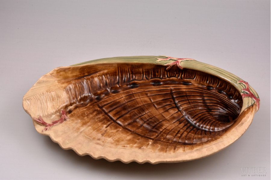 bisquit dish, Shell, majolica, M.S. Kuznetsov manufactory (Tver), Russia, the 2nd half of the 19th cent., 37 х 22.5 cm, chip restoration on the bottom side