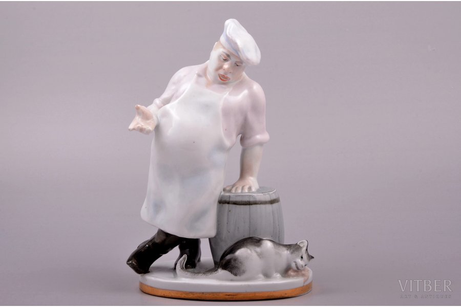 statuete, Pavārs un kaķis, porcelāns, PSRS, LFZ - Lomonosova porcelāna rūpnīca, modeļa autors - V. Mihaļovs, 20 gs. 60tie gadi, 18 cm