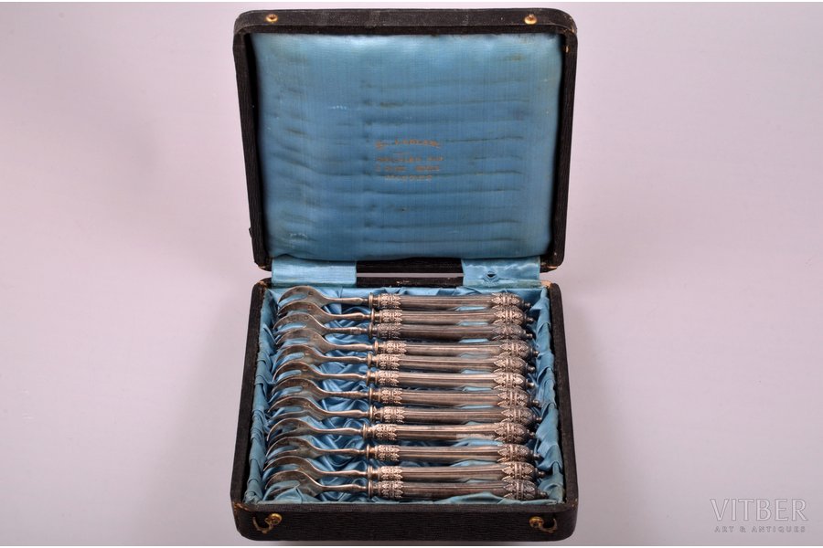 set of 12 oyster forks, silver, 950 standard, 247.05 g, 14 cm, France, in a box