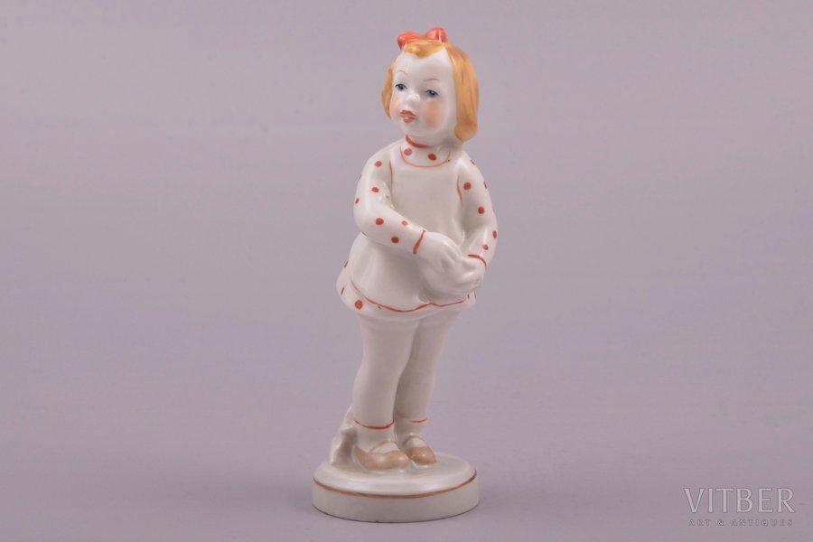 figurine, "A Girl with a Ball", porcelain, Riga (Latvia), USSR, Riga porcelain factory, molder - Leja Novozeneca, the 50-60ies of 20th cent., 11.1 cm, top grade