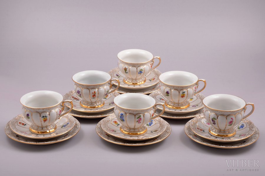 service, for 6 persons (6 tea trio - 18 items), porcelain, Meissen, Germany, h (cup) 5.9 cm, Ø (saucer) 11.9, Ø (dessert plate) 13.6 cm