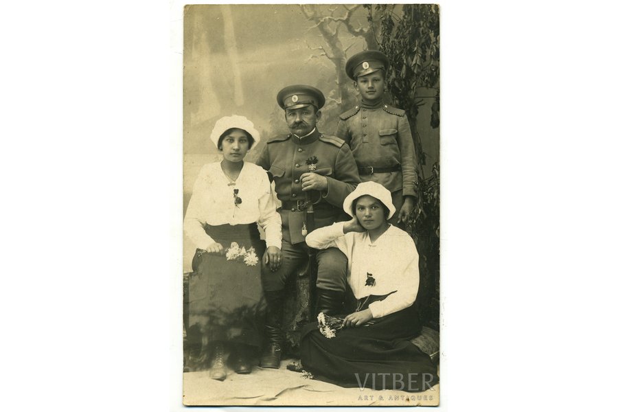 photography, officer with children, Russia, beginning of 20th cent., 13,8x8,8 cm