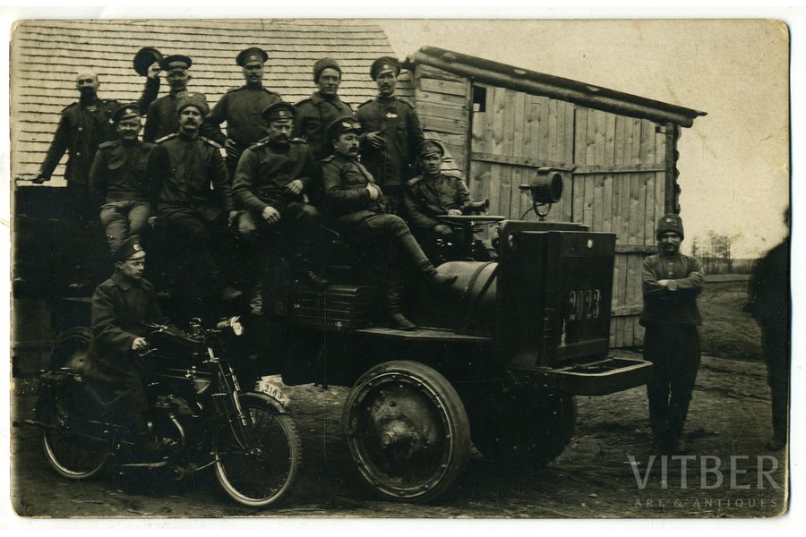 fotogrāfija, kareivju grupa, motocikls, smagā automašīna, Krievijas impērija, 20. gs. sākums, 14x9 cm