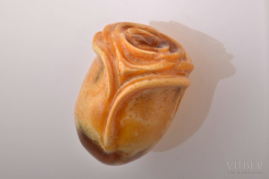 figurine, "Rose", pressed amber, carving, 21.50 g., the item's dimensions ~3.0-3.11 x 4.1 cm, with certificate of Assay Office of Latvia