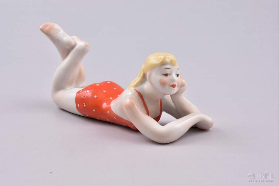 figurine, On the Beach, porcelain, USSR, Kiev experimental ceramics-artistic factory, molder - Olga Rapay, 1950-1962, 10.5 х 5.3 cm, second grade
