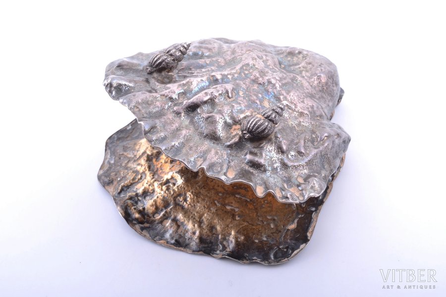 case, silver, "Shell", 950 standard, 35.30 g, gilding, 7 x 6.6 x 1.6 cm, France