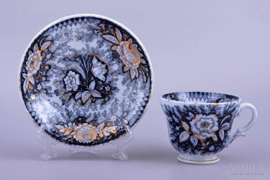 tea pair, semifaience, S.T. Kuznecov's factory, Riga (Latvia), Russia, the middle of the 19th cent., h (cup) 7.2 cm, Ø (saucer) 15.2 cm, chip on the bottom of saucer