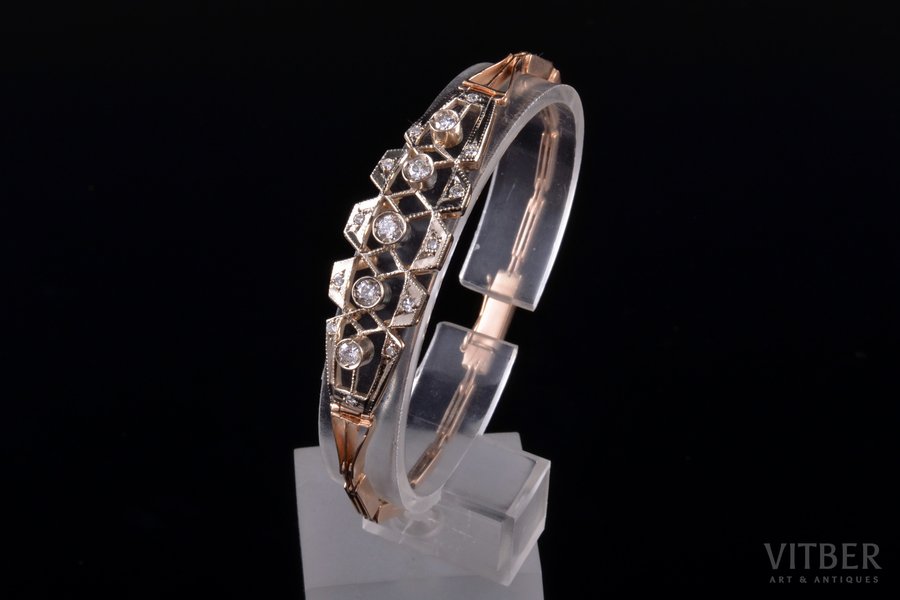 a bracelet, gold, 583 standard, 13.28 g., diamonds, 5 brilliants ~0.1-0.15 ct and 12 brilliants ~0.05 ct, bracelet length 17.8 cm