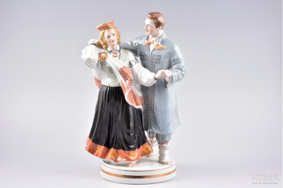 figurine, Folk dance, porcelain, Riga (Latvia), USSR, Riga porcelain factory, molder - Zina Ulste, 1954-1962, h 33 cm, second grade, black skirt