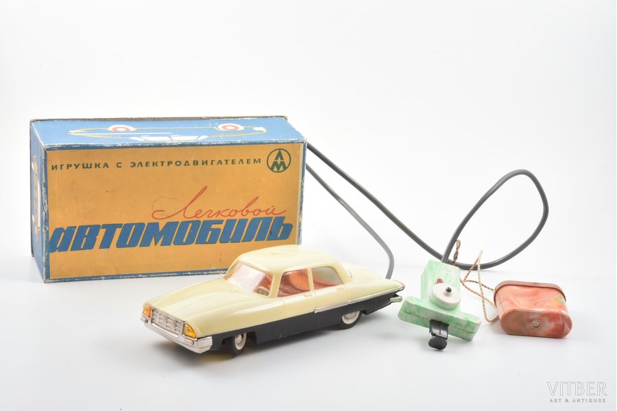 rotaļlieta, vieglā automašīna, ar elektromotoru, plastmasa, PSRS, kastē