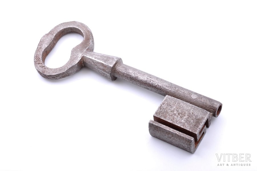 key, metal, 17 cm