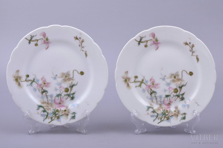 pair of plates, T. Odyniec, porcelain, Lithuania, Ø 16.3 cm