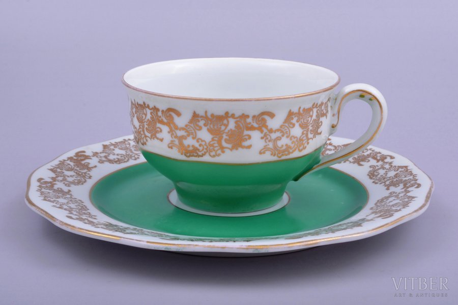 tējas pāris, porcelāns, M.S. Kuzņecova rūpnīca, Rīga (Latvija), 1934-1936 g., h (tasīte) 5.8 cm, Ø (apakštasīte) 18.4 cm, otrā šķira