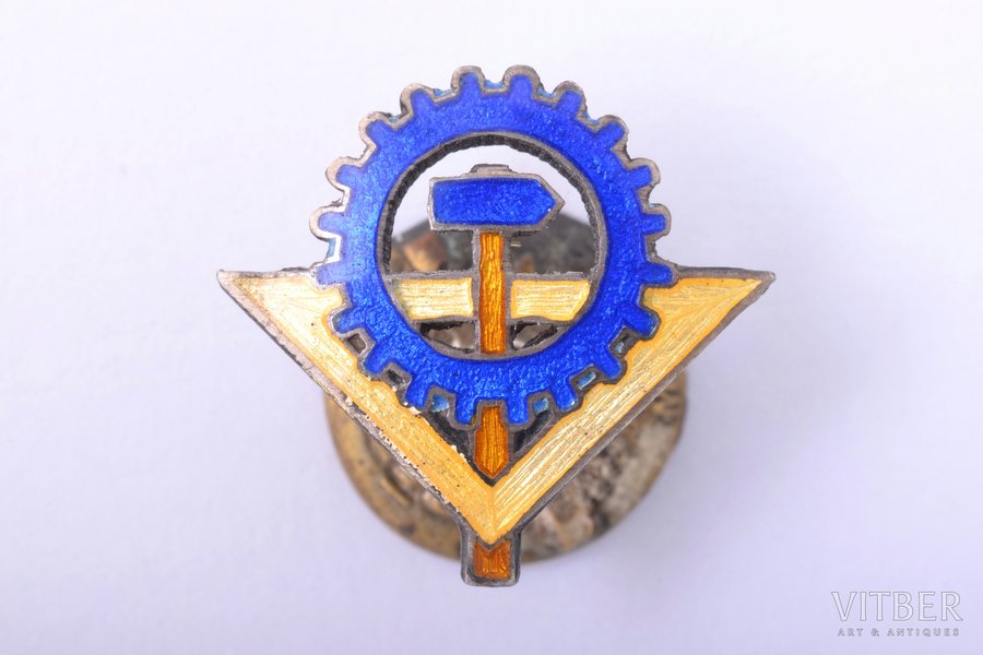 badge, 15.5 x 16.7 mm