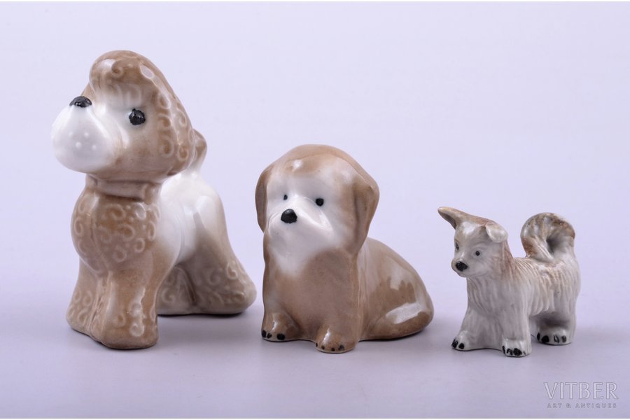 set of figurines, 3 dogs, porcelain, Riga (Latvia), USSR, Riga porcelain factory, the 90ies of 20th cent., 6 / 4.2 / 3.2 cm, animalistic figurine of limited circulation