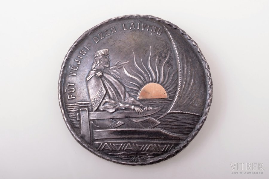 sakta, "Pūt vējiņi dzen laiviņu", with golden detail, silver, 875 standard, the item's dimensions Ø 6,3 cm, the 20ties of 20th cent., by Richard Muller, Latvia
