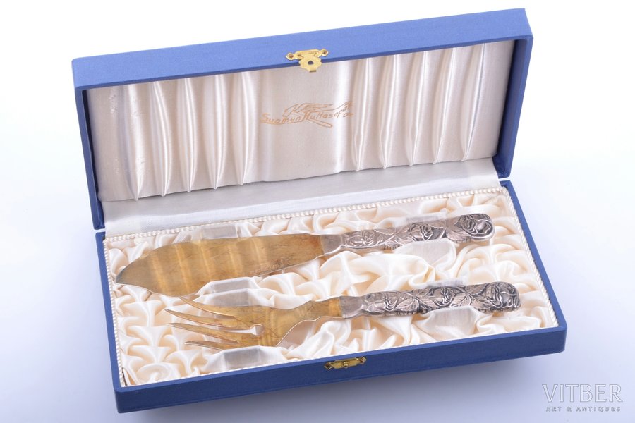 set of 2 flatware items, silver, 830 standard, total weight of items 116.10, gilding, 23 / 20.6 cm, Finland, in a box