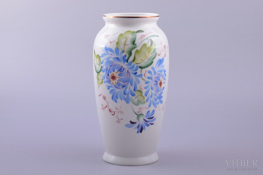 vase, porcelain, Riga Ceramics Factory, signed painter's work, handpainted by Elizaveta Gegello (Malikova), Riga (Latvia), 1941-1947, h 21.7 cm