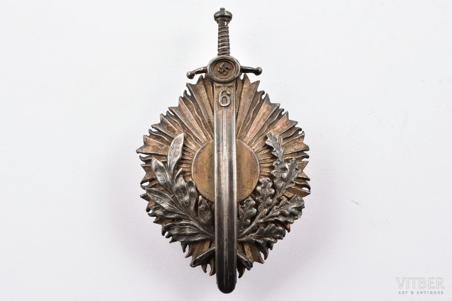 badge, 6th Riga infantry regiment, bronze, guilding, Latvia, 20-30ies of 20th cent., 69.4 x 38.5 mm