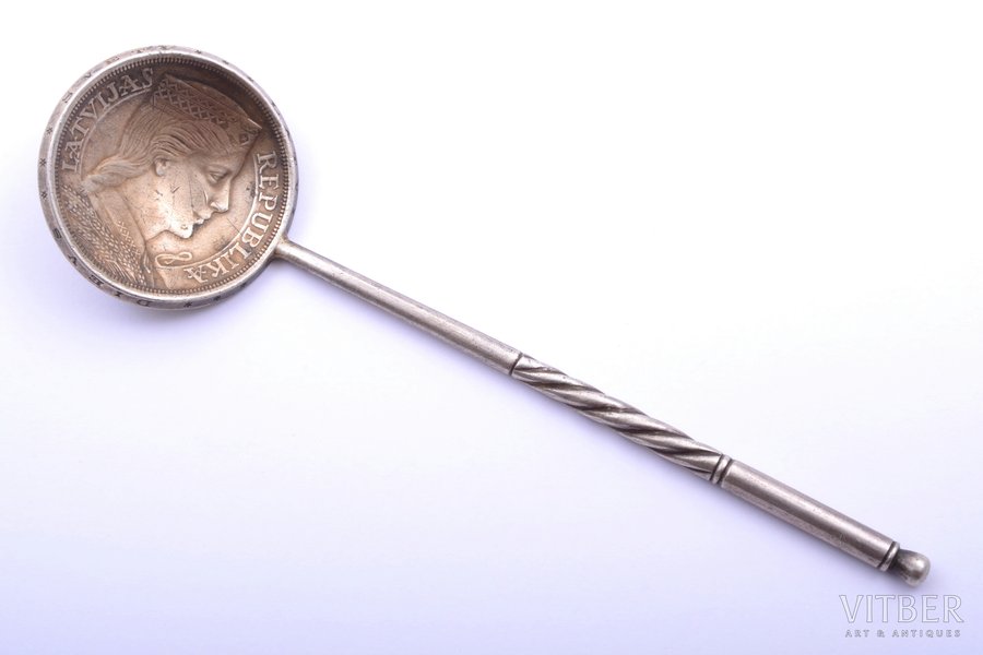 чайная ложка, серебро, из 5-латовой монеты (1929), 36.40 г, 13.3 см, 20-30е годы 20го века, Латвия