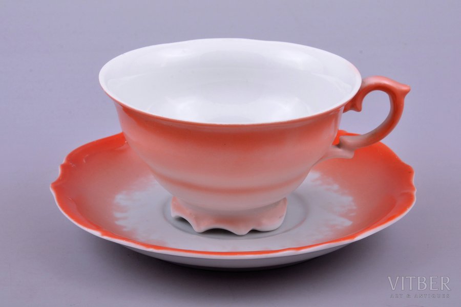 tea pair, porcelain, M.S. Kuznetsov manufactory, Riga (Latvia), 1934-1940, h (cup) 6.1 cm, Ø (saucer) 15.2 cm, marked P.B., small chip on the edge of cup