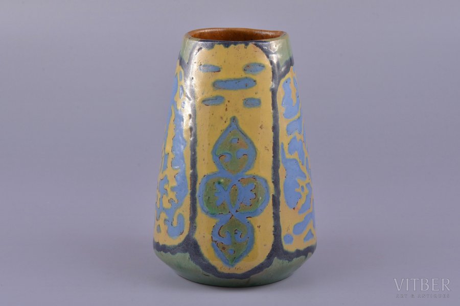vase, ceramics, sculpture's work, shape by A. Sirotin, handpainted by A. Sirotin, Riga (Latvia), h 13.8 cm