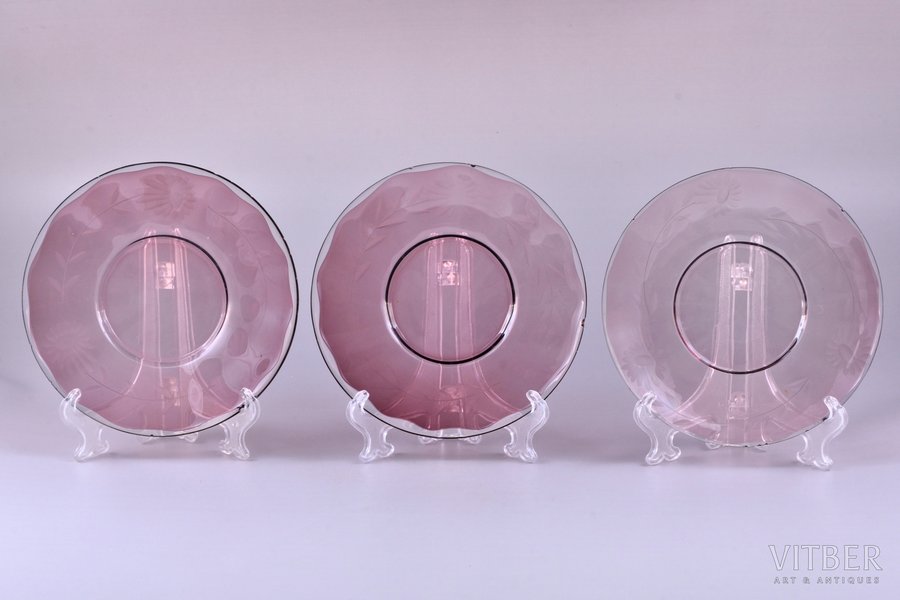 a set, 3 plates, Iļģuciems glass factory, Latvia, the 20-30ties of 20th cent., Ø 15.1 cm, chips on the edges