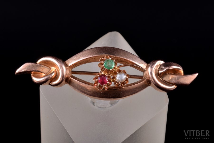 a brooch, Art-Nouveau, gold, 56 standard, 2.44 g., the item's dimensions 1.3 x 4.5 cm, emerald, pearl, 1896-1907, Russia