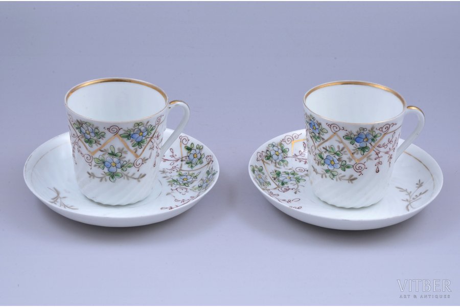 2 tea pairs, porcelain, M.S. Kuznetsov manufactory, Riga (Latvia), Russia, the border of the 19th and the 20th centuries, h (cup) 7.5 cm, Ø (saucer) 14.1 cm, one saucer with chip on the edge