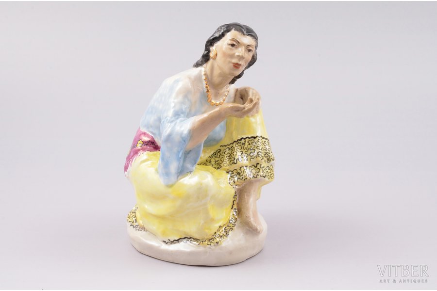 figurine, Gipsy woman, porcelain, Riga (Latvia), USSR, sculpture's work, molder - Latvite Medniece, 1954, 13.5 cm