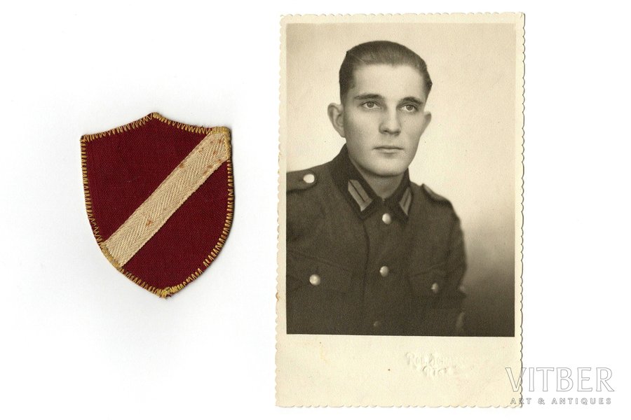 patch and photo, Legionnaire, patch 6.3 x 5.1 cm, photo 13.4 x 8.4 cm, Latvia, the 40ies of 20th cent.