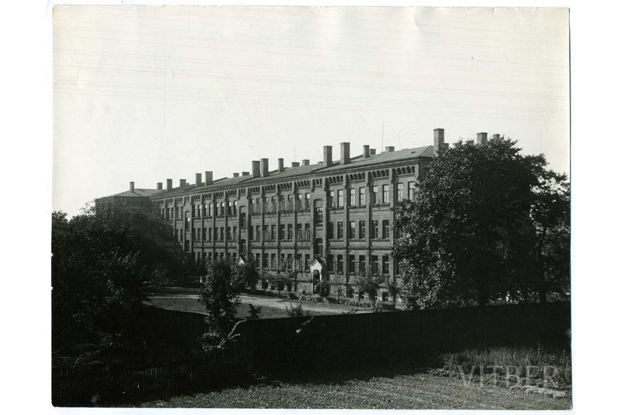 фотография, Рига, казармы Электротехнического дивизиона на ул. Миера, Латвия, 20-30е годы 20-го века, 23,3x18 см