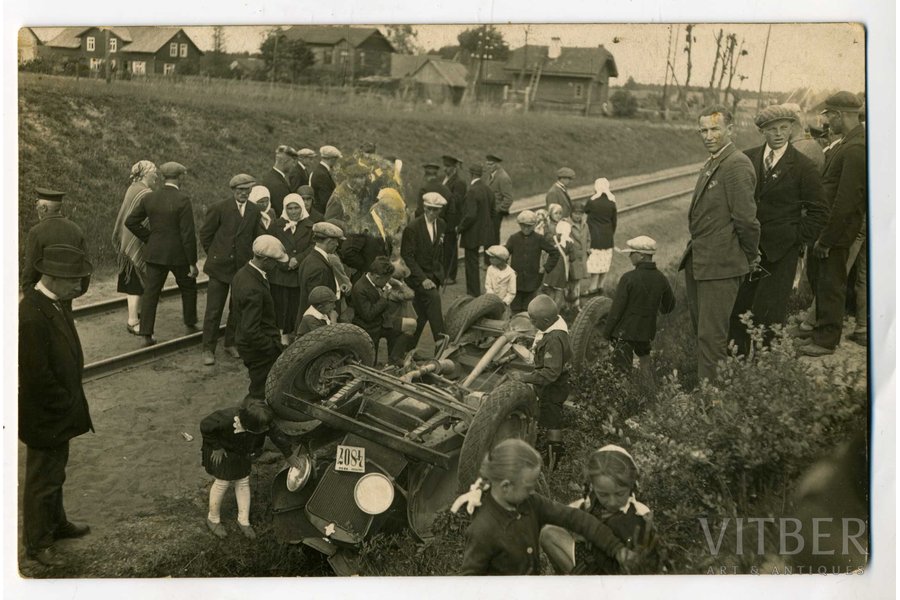 photography, car disaster in Strenči in June 9, 1930, Latvia, 20-30ties of 20th cent., 13,8x9 cm