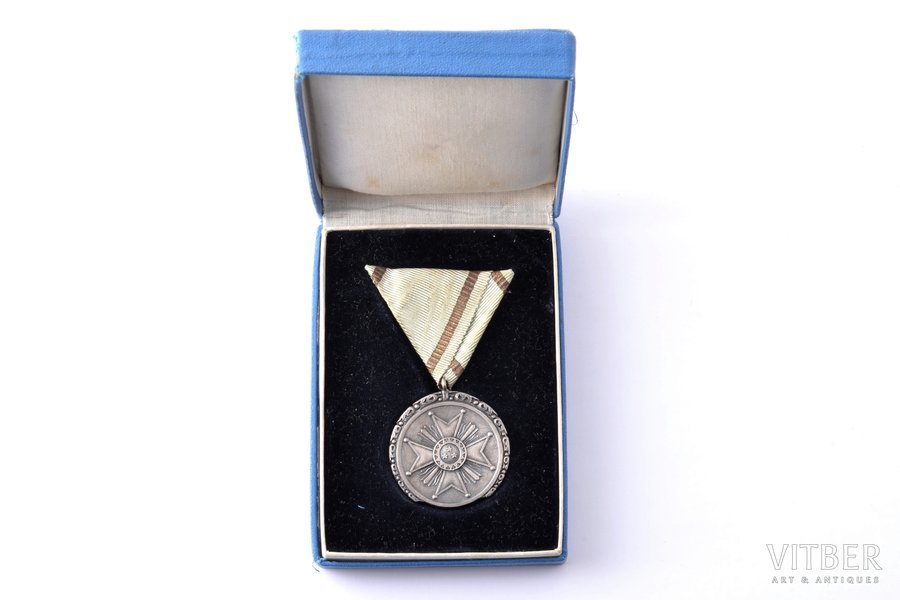 Знак Почёта к ордену Трёх Звёзд, 2-я степень, серебро, 875 проба, Латвия, 1924-1940 г., в футляре
