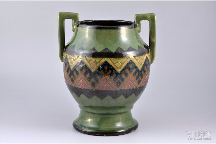 ваза, керамика, "Latvijas keramika" darbnīca, Рига (Латвия), 20-30е годы 20го века, h 22.4 см, сколы глазури