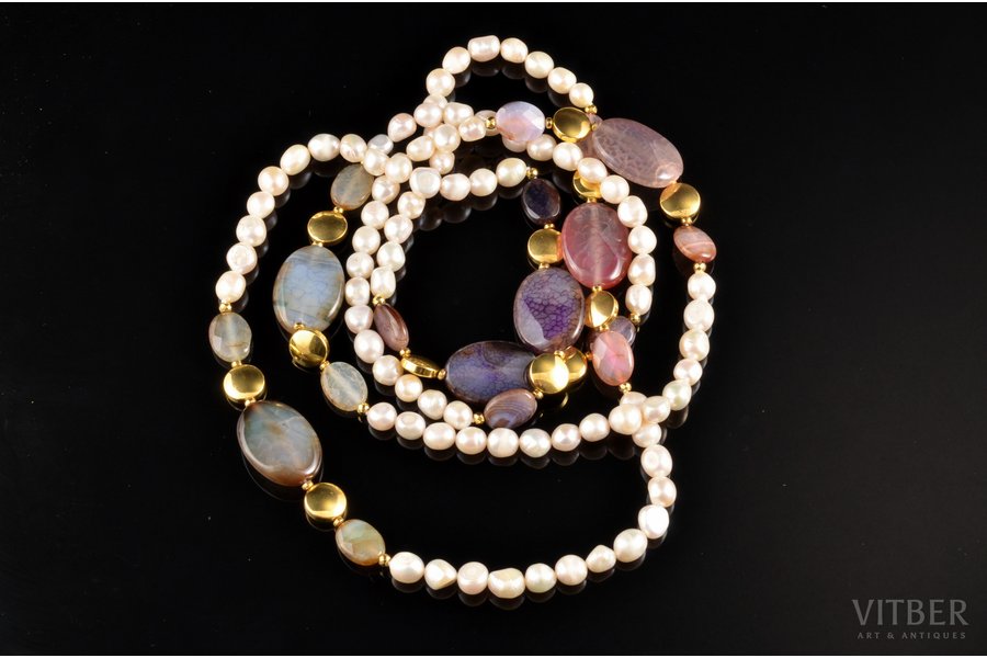 beads, the item's dimensions 138 cm, cultured pearls, natural stones