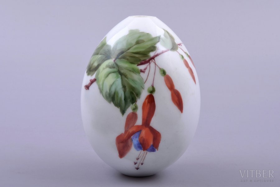 easter egg, "Fuchsia flower", porcelain, Imperial Porcelain Manufactory, hand-painted, Russia, the beginning of the 20th cent., h 10.5 cm, Ø 7.9 cm