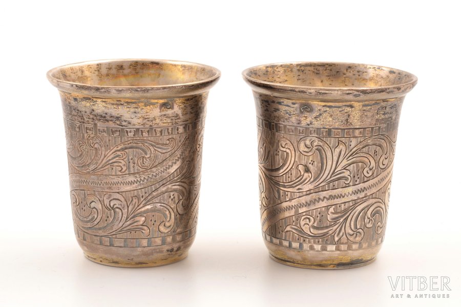 pair of beakers, silver, 84 standart, engraving, gilding, 1850, total weight of items 67.85g, by Loskutov Peter(?), Moscow, Russia, h 4.8 cm