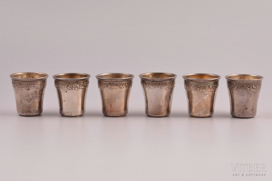 set of 6 beakers, silver, 950 standard, total weight of items 47.75, 3.8 cm, France, one beaker with dents