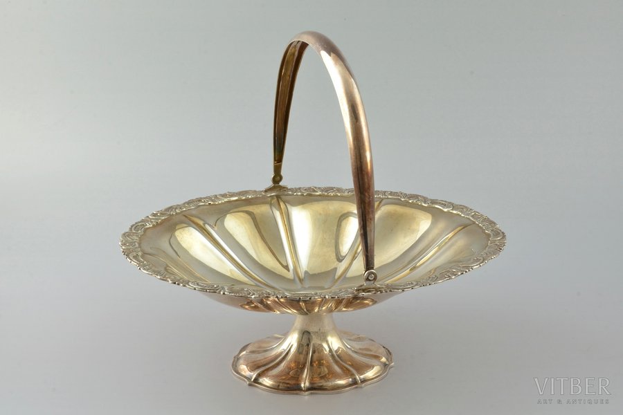 candy-bowl, silver, 830 standard, 347.70 g, 23.7 x 18.8 cm, h (with handle) 20.6 cm, Finland